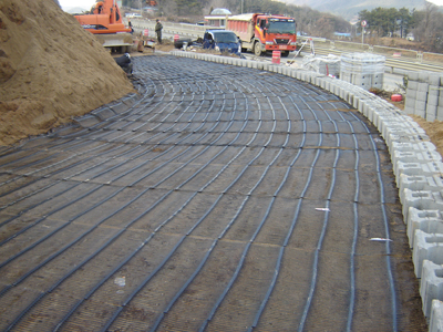 京沪G速铁路经编涤纶土工格栅